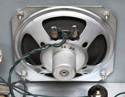 KT-135 speaker